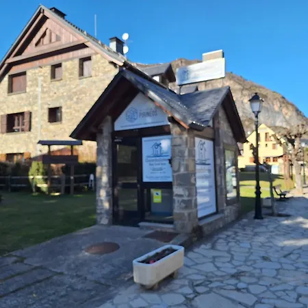 Escarrasuite 公寓 *